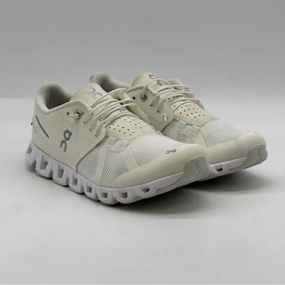On Cloud Sneakers. Size 8