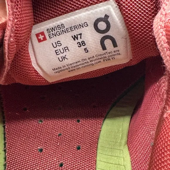 On Cloudflow Womens Athletic Running Shoes Sneakers Pink Green Size US Size 7