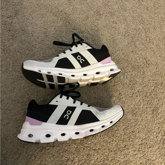 On CloudRunner Training Sneakers