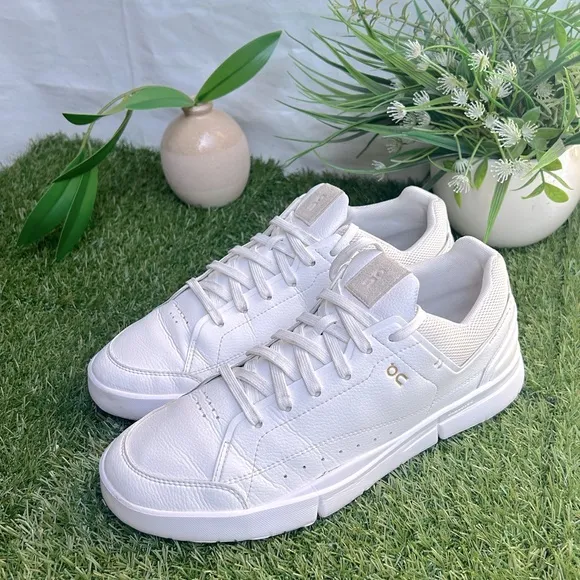 ON CLOUD🔴The Roger Centre Court Tennis Sneakers men’s size 9.5 fits women 11