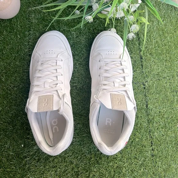 ON CLOUD🔴The Roger Centre Court Tennis Sneakers men’s size 9.5 fits women 11