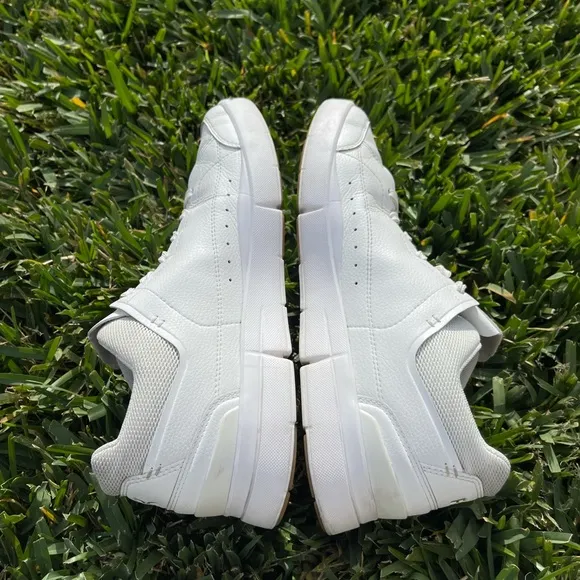 ON CLOUD🔴The Roger Centre Court Tennis Sneakers men’s size 9.5 fits women 11