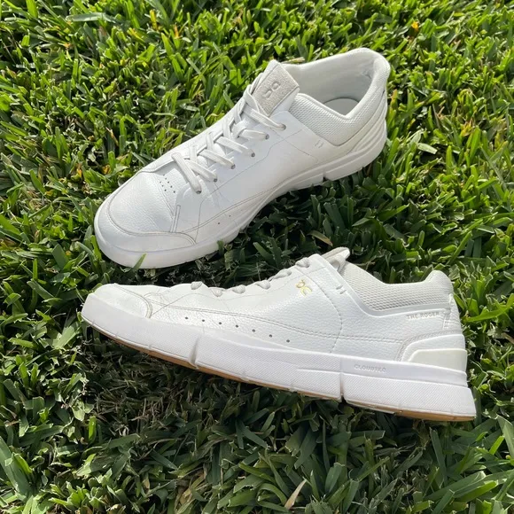ON CLOUD🔴The Roger Centre Court Tennis Sneakers men’s size 9.5 fits women 11