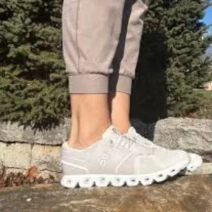 On Running Cloud 5 White and Pearl Man Sneakers Size 12