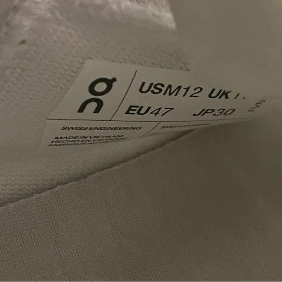 On Running Cloud 5 White and Pearl Man Sneakers Size 12