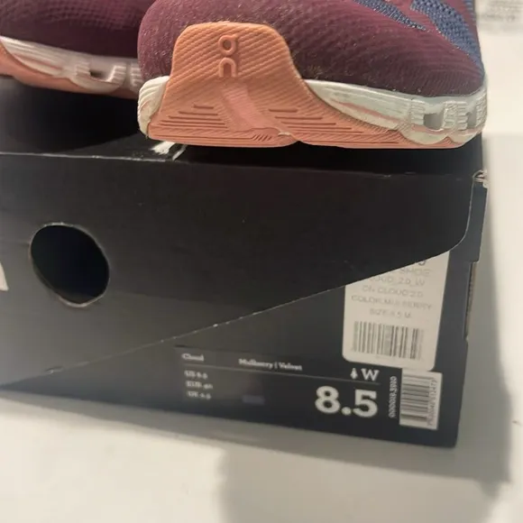 On Running Cloud Sneakers mulberry 8.5 purple pink blue colors