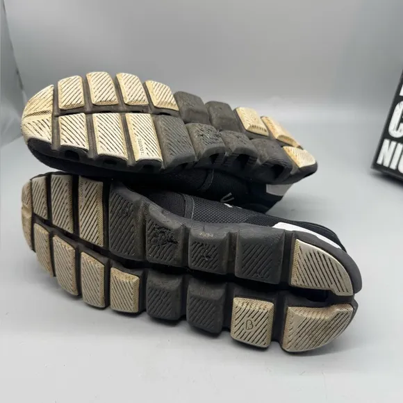 ON Running Cloud X 3 Black Size 8 Women Running Shoes 60.98705