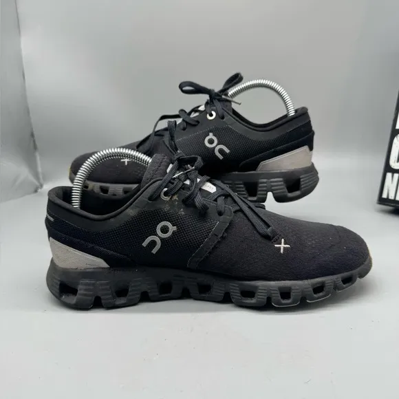 ON Running Cloud X 3 Black Size 8 Women Running Shoes 60.98705