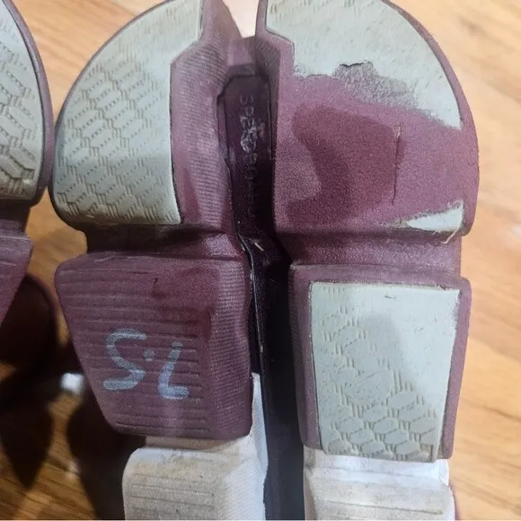 On Running Cloudflyer Magenta Mulberry Athletic Running Shoes Womens 7.5