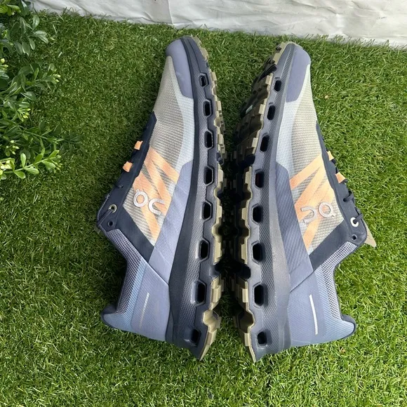 On Running CloudvistaMidnight/Olive- men size 11 NEW