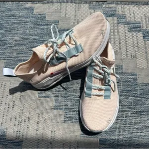 On Womens Cloudeasy Fawn Surf Running Shoes Sneakers Size 10