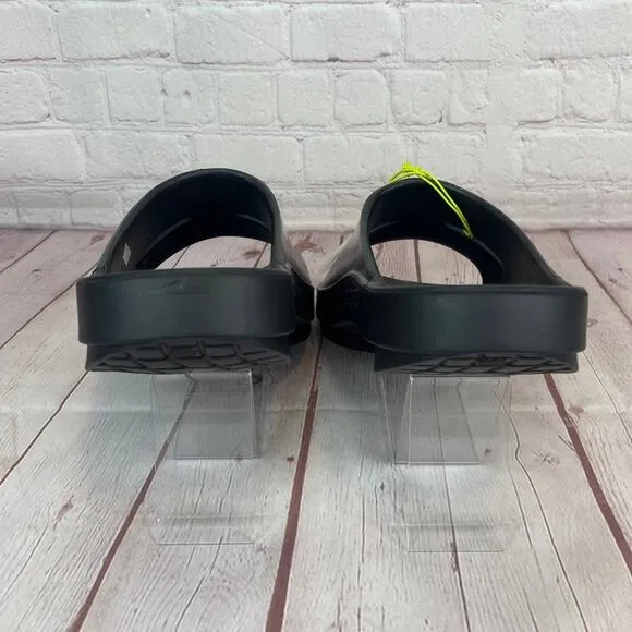 Oofos Ooahh Luxe Black Slides Sandals Mens Size 10/Women’s Size 12
