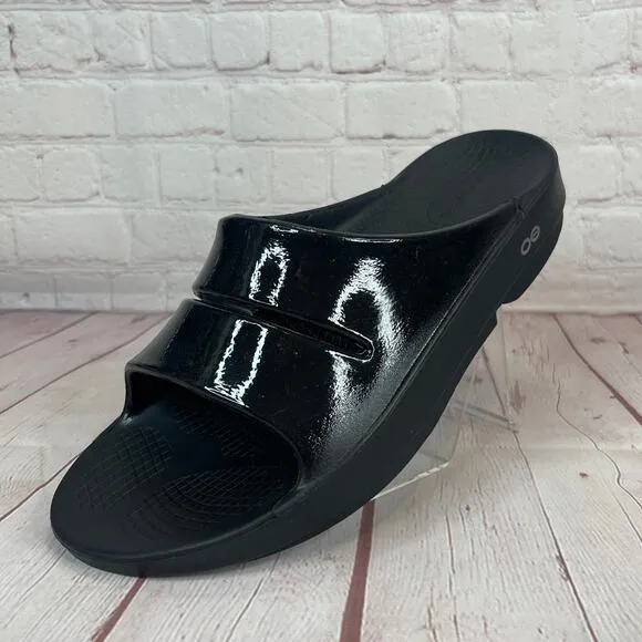 Oofos Ooahh Luxe Black Slides Sandals Mens Size 10/Women’s Size 12