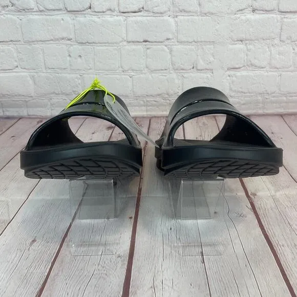 Oofos Ooahh Luxe Black Slides Sandals Mens Size 10/Women’s Size 12