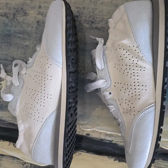 P448 White Sneakers