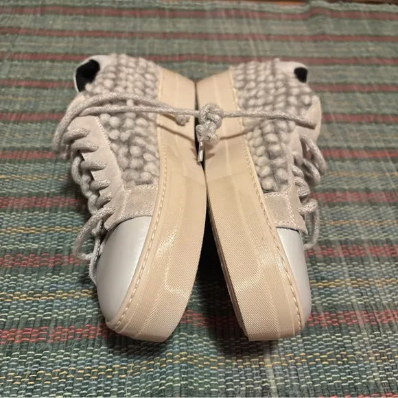 P448 Womens White Thea Bubble Toe Sneakers Shoes 43/12 NWOB Wool