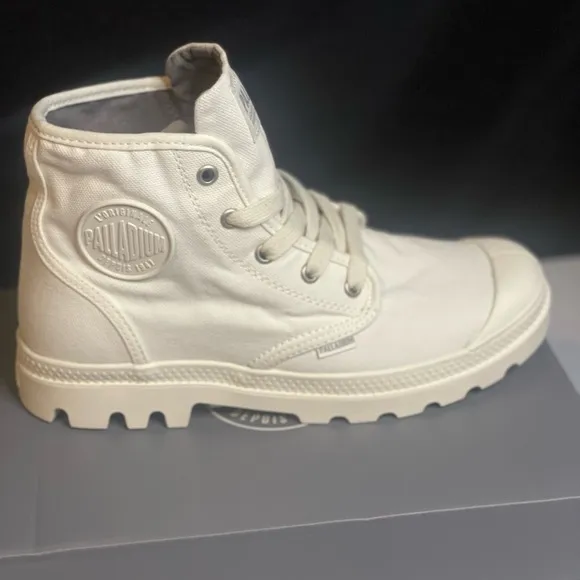 Palladium Womens White Canvas Pampa High Top Boots, Star White, 8.5