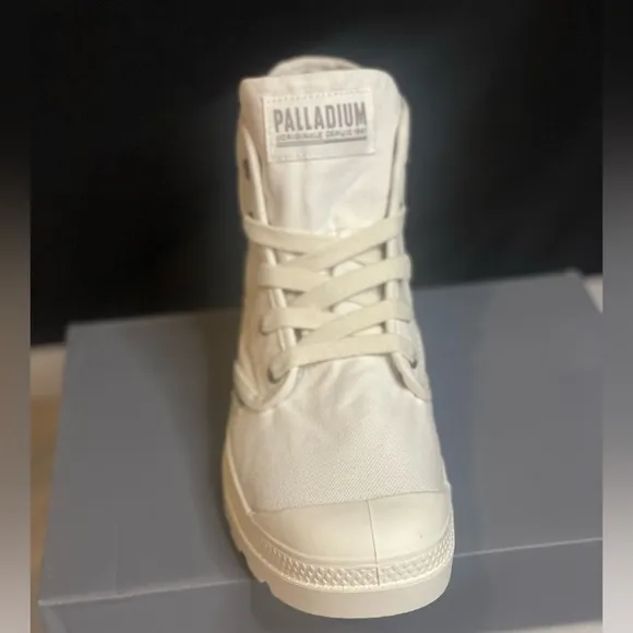 Palladium Womens White Canvas Pampa High Top Boots, Star White, 8.5
