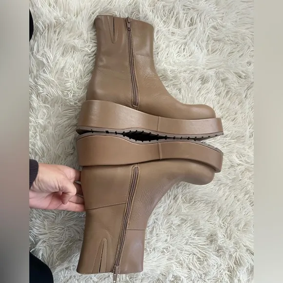 PALOMA BARCELÓ Ankle Boots - size 39 US 8.5 - NWOT