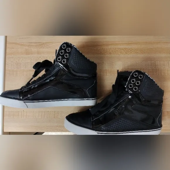 PASTRY POP TART - HIP HOP SNEAKERS
