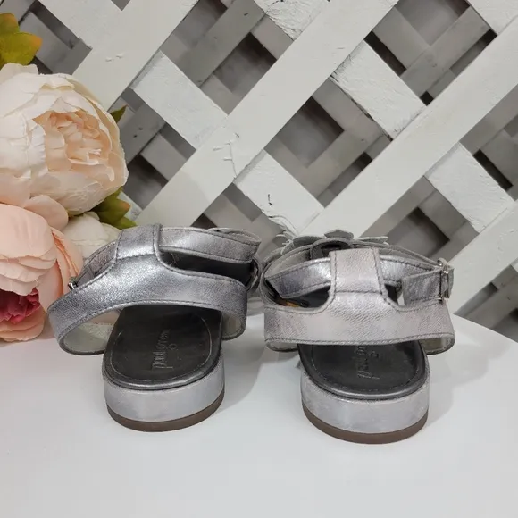 Paul Green Silver Floral Sandals Size 7.5