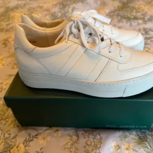 Paul Green Women's New White Sneakers size 9 (7)