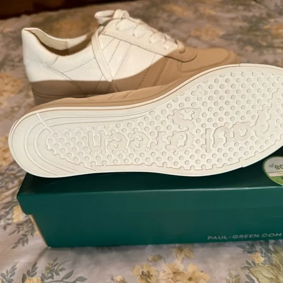 Paul Green Women's New White Sneakers size 9 (7)