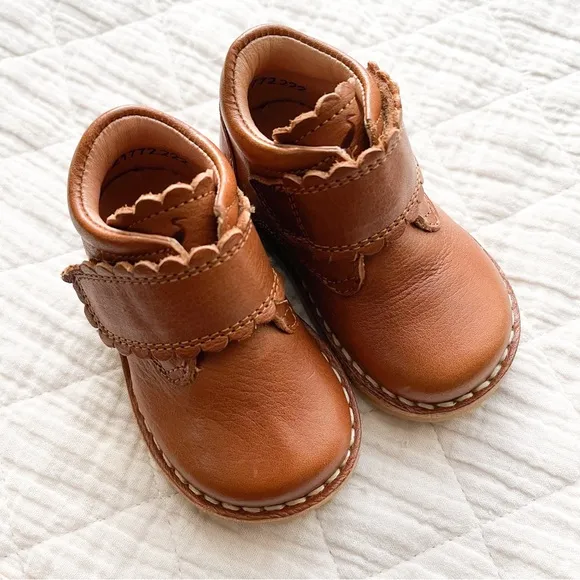 PETIT NORD NWOT Scallop Velcro Leather Cognac Heirloom Toddler Boots EU 19/US 4