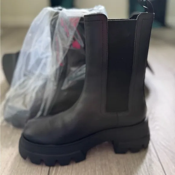 Platform Chelsea Boots (Real Leather)