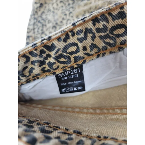 POL Leopard Print Denim Shorts Women’s Distressed Raw Hem High Rise Grunge Y2K