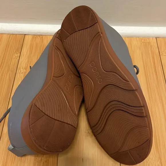 Ponto the Pacific lightweight casual, gray brown woman size 7 1/2
