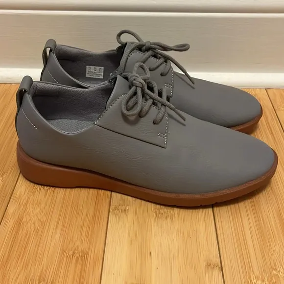 Ponto the Pacific lightweight casual, gray brown woman size 7 1/2