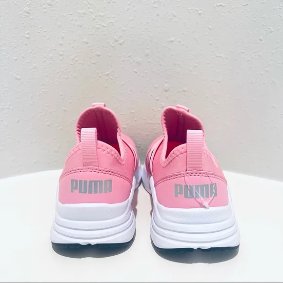 Puma Big Kids Girls Pink Slip On Wired Run Sneakers Size 4.5 NWT