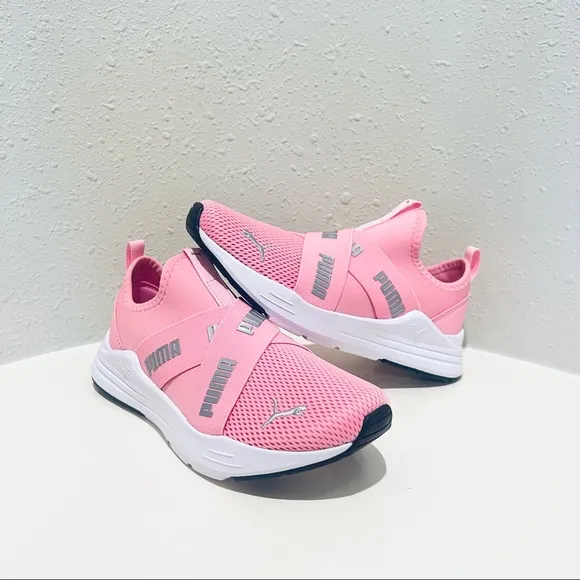 Puma Big Kids Girls Pink Slip On Wired Run Sneakers Size 4.5 NWT