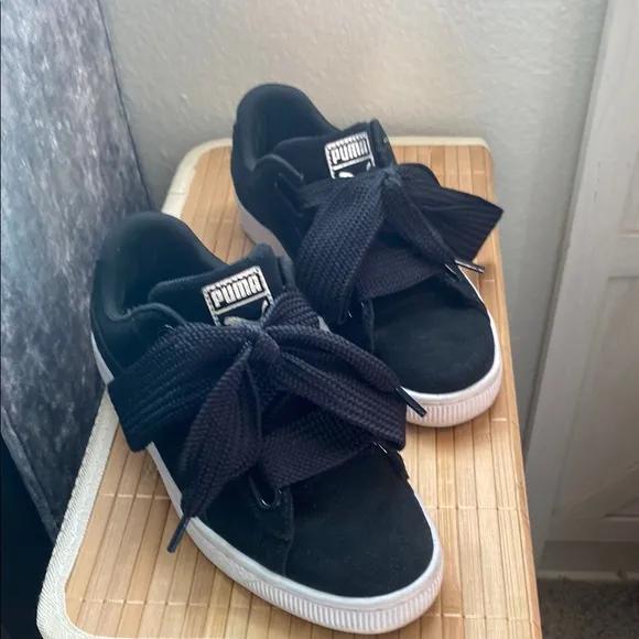 Puma Black Sneakers with Ribbon Laces
