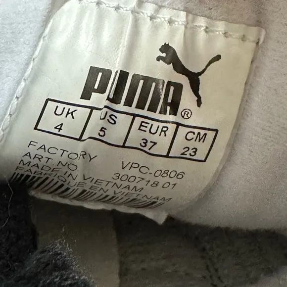 Puma Kids Speedcat Black and White Sneakers - Size 5 - Pre-Loved