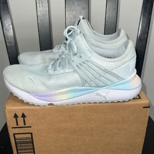 Puma Lightweight sneaker la blue white pink