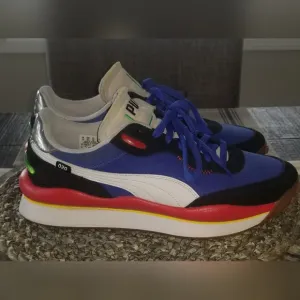 Puma Mens Sneakers Size 10 Style Rider Play On-Daz Blue High Risk Red 37115001