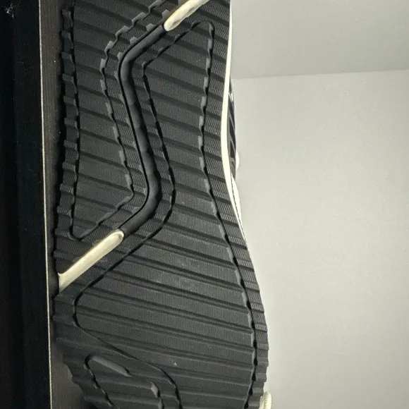 Puma White and Black Sneakers