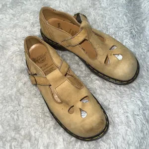 Rare Doc.Martens Beige Leather Mary Jane Shoes size 8