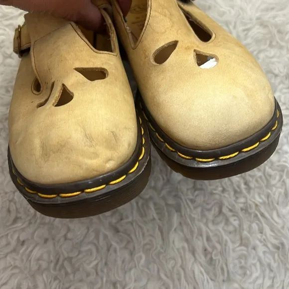 Rare Doc.Martens Beige Leather Mary Jane Shoes size 8