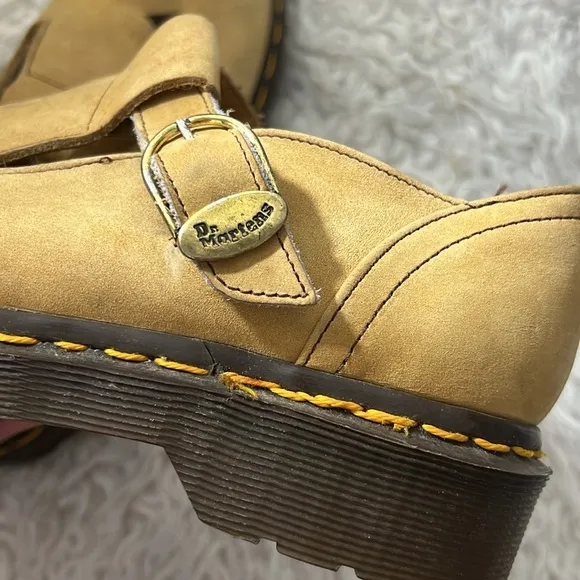 Rare Doc.Martens Beige Leather Mary Jane Shoes size 8