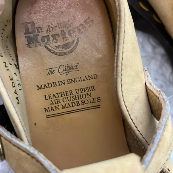Rare Doc.Martens Beige Leather Mary Jane Shoes size 8