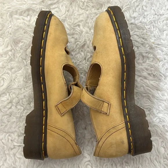 Rare Doc.Martens Beige Leather Mary Jane Shoes size 8