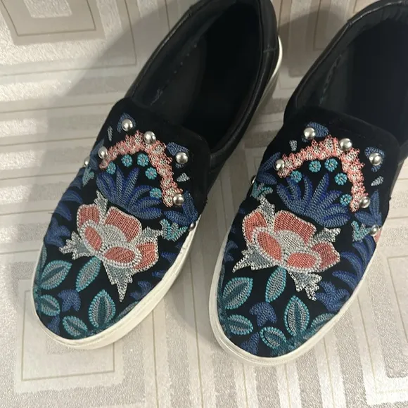 Rebecca Minkoff &quot;Noelle&quot; Slip On Sneakers Ladies 8