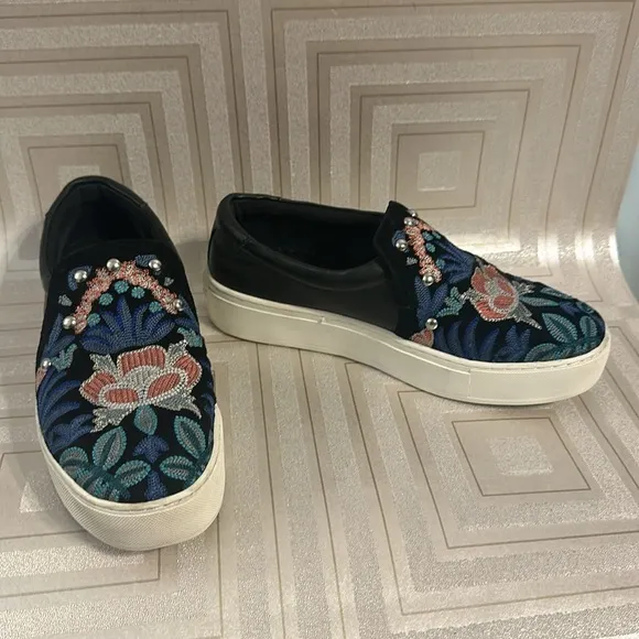 Rebecca Minkoff &quot;Noelle&quot; Slip On Sneakers Ladies 8