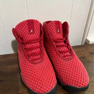 Red Horizon Jordan Sneakers size 6Y