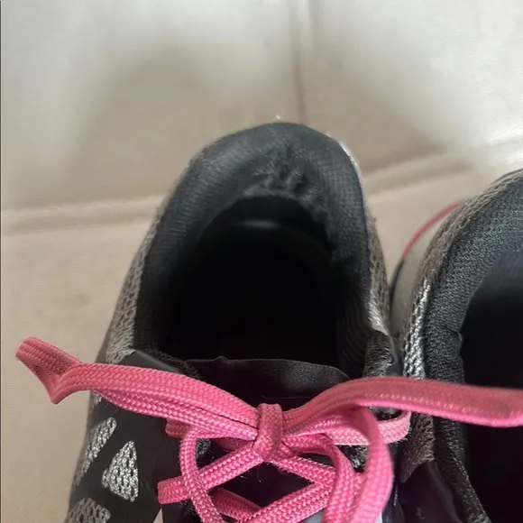 Red Wing Women’s Black and Pink Steel Toed Shoes Size 7