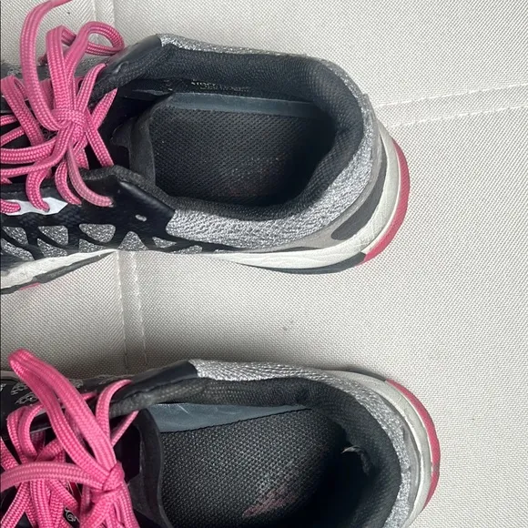 Red Wing Women’s Black and Pink Steel Toed Shoes Size 7