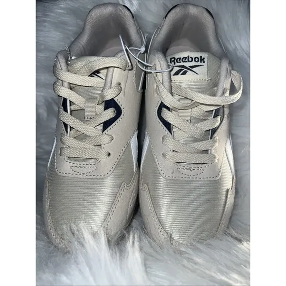 REEBOK WHITE WHITE CREAM MEN'S SIZE 2 US NEW WITHOUT THEIR ORIGINAL BOX!!!
